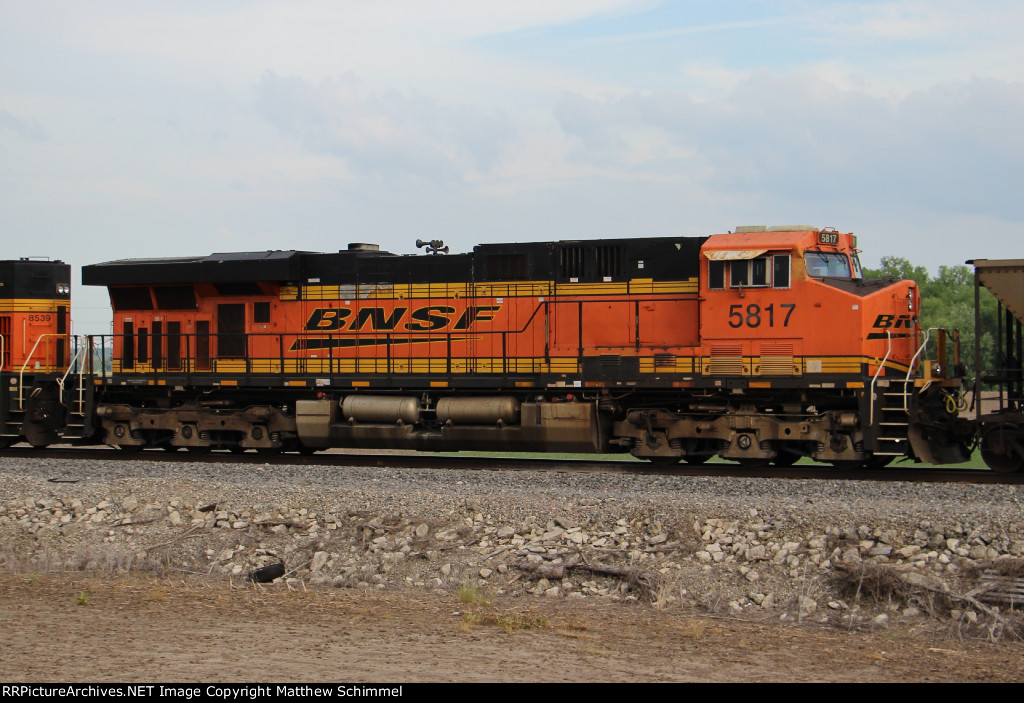 BNSF 5817